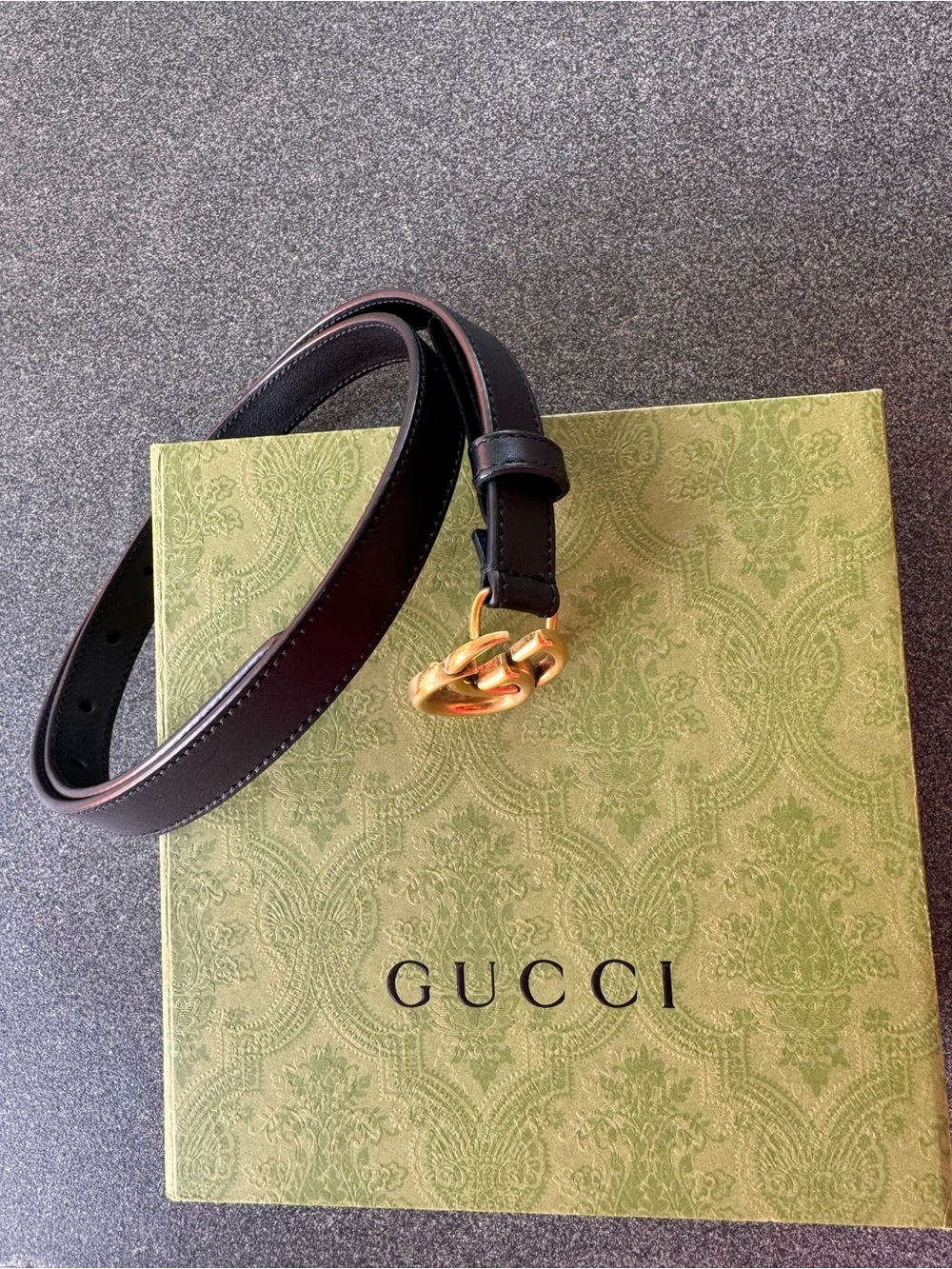 Gucci Black Leather Belt with Gold Chain-Link Buckle